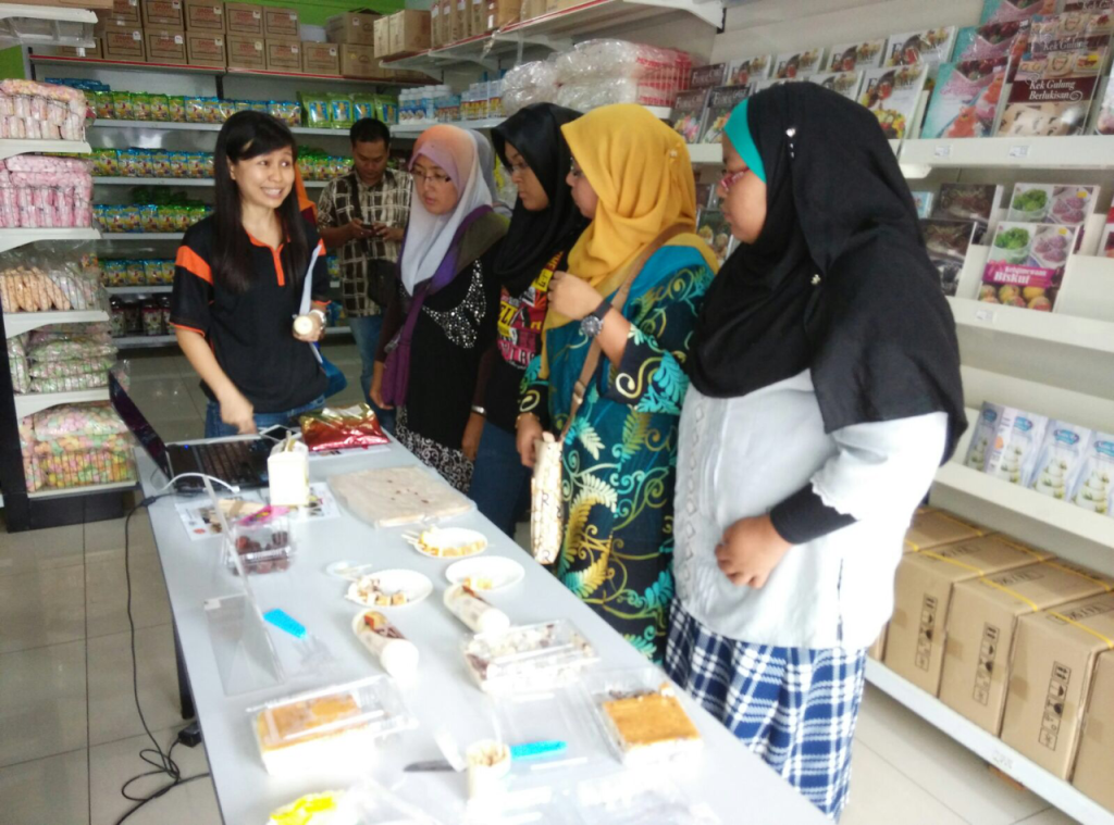 Road Show at Donuts Bakesmart (Kuala Terengganu) Lacto Asia (M) SDN BHD